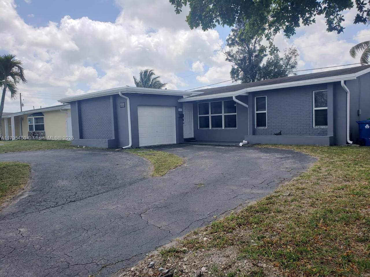 8550 24th Ct - Photo 1
