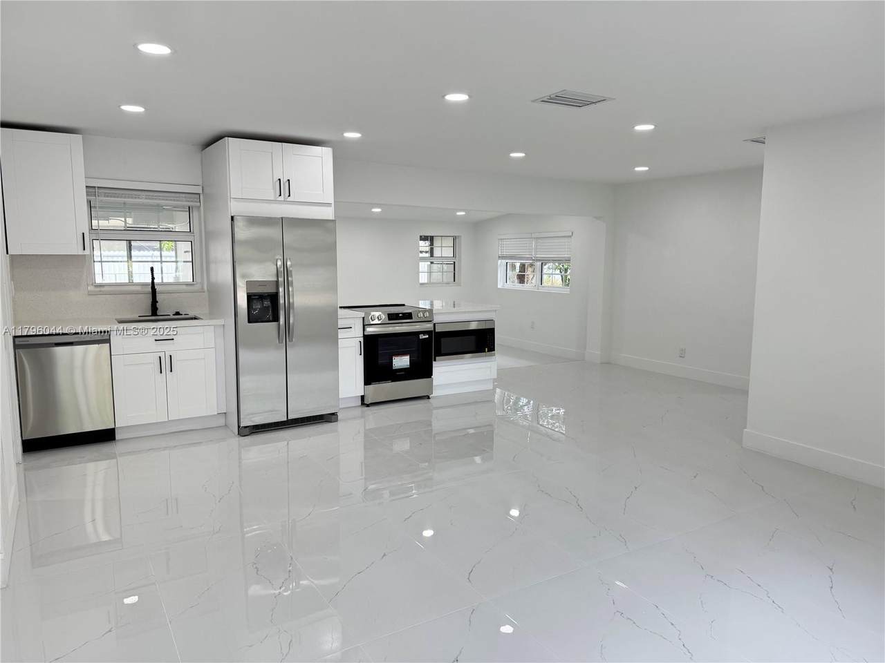 https://bt-photos.global.ssl.fastly.net/miami/1280_boomver_1_A11796044-2.jpg