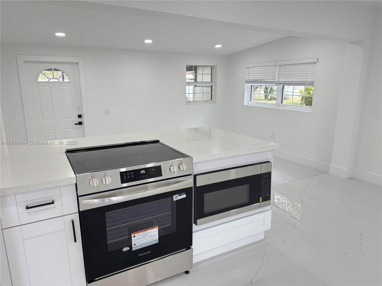 https://bt-photos.global.ssl.fastly.net/miami/1280_boomver_1_A11796044-2.jpg