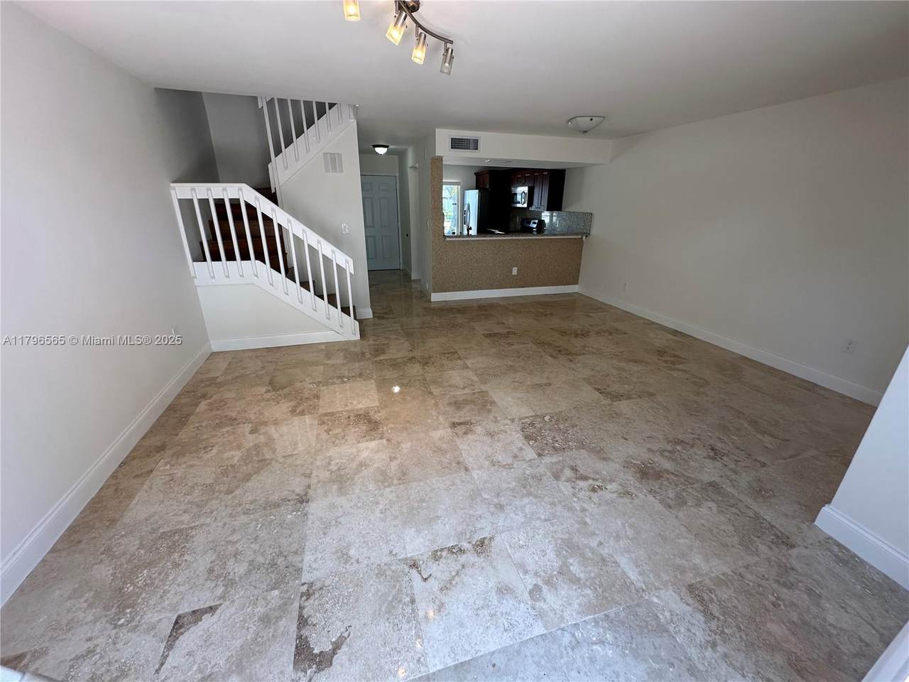 https://bt-photos.global.ssl.fastly.net/miami/1280_boomver_1_A11796565-2.jpg