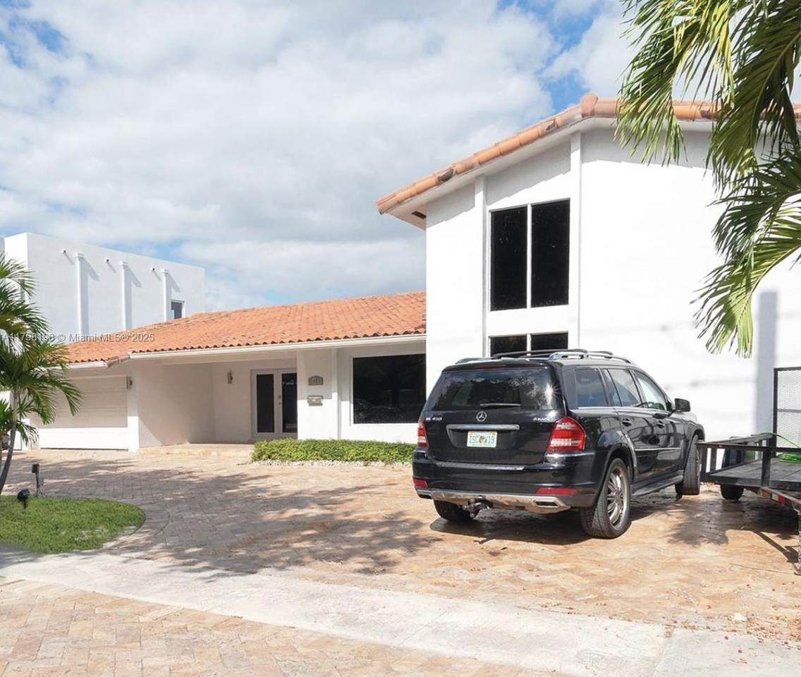 https://bt-photos.global.ssl.fastly.net/miami/1280_boomver_1_A11798196-2.jpg