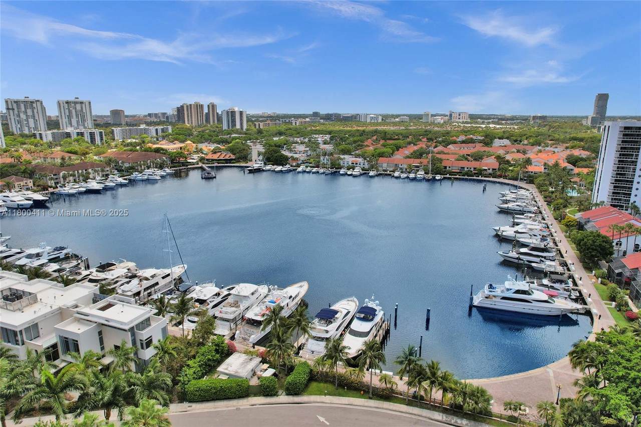 21055 Yacht Club Dr - Photo 1