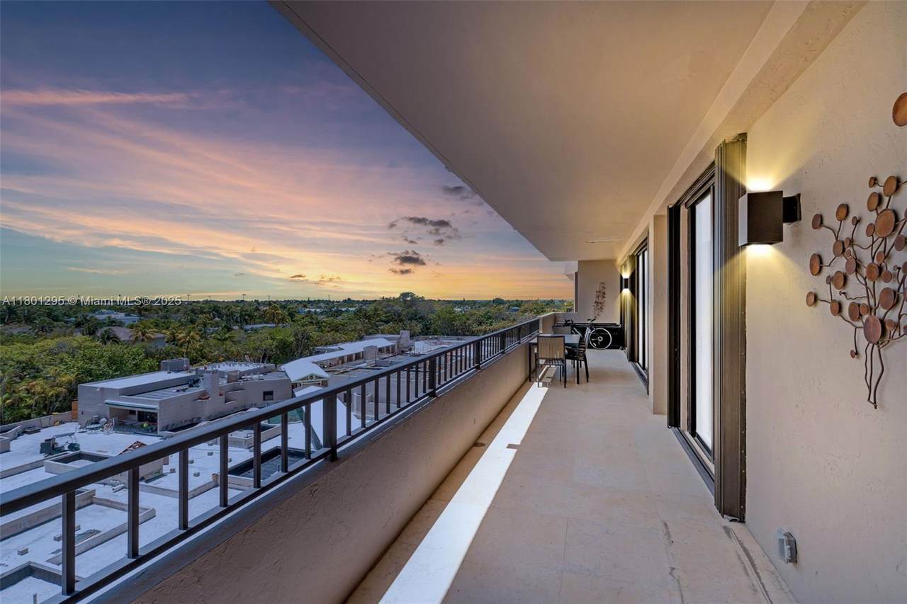 151 Crandon Blvd - Photo 1