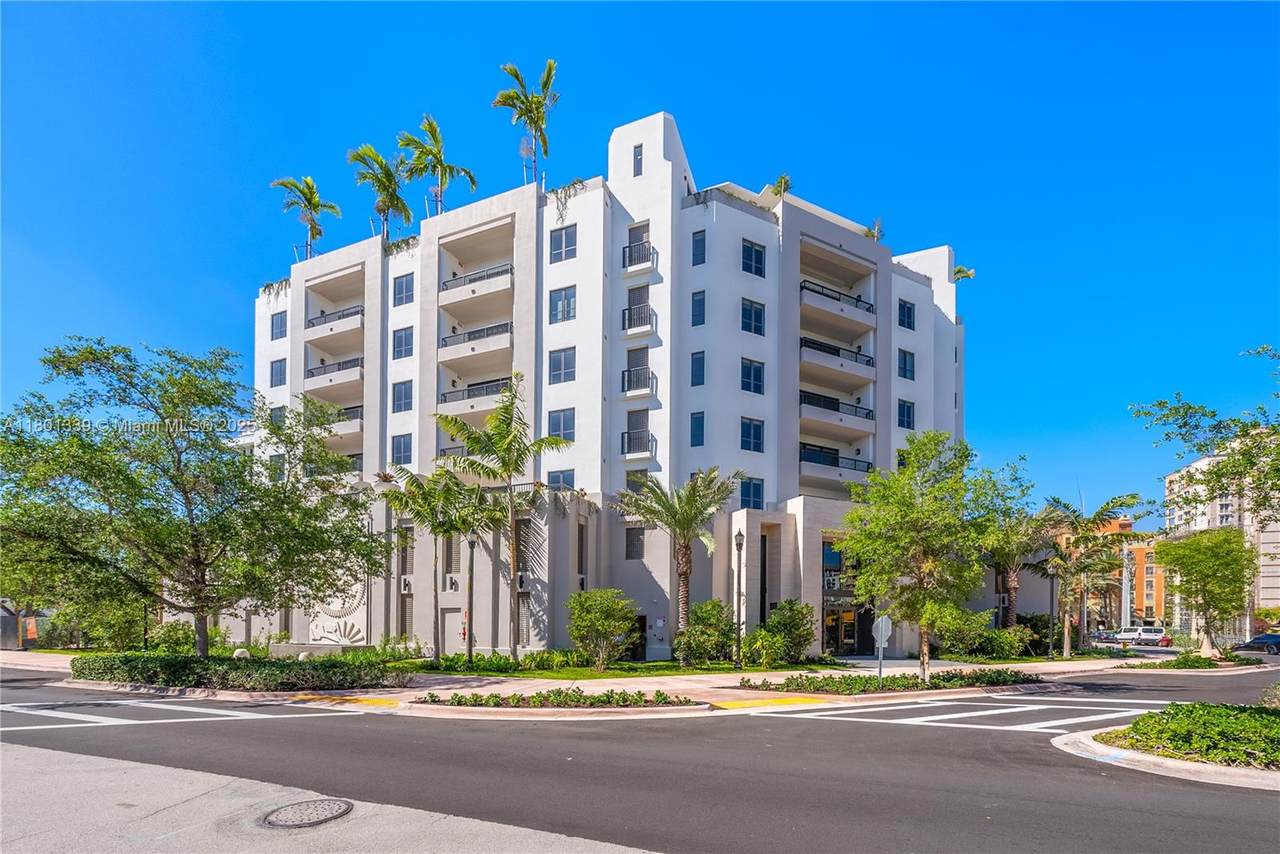701 Valencia Ave - Photo 1