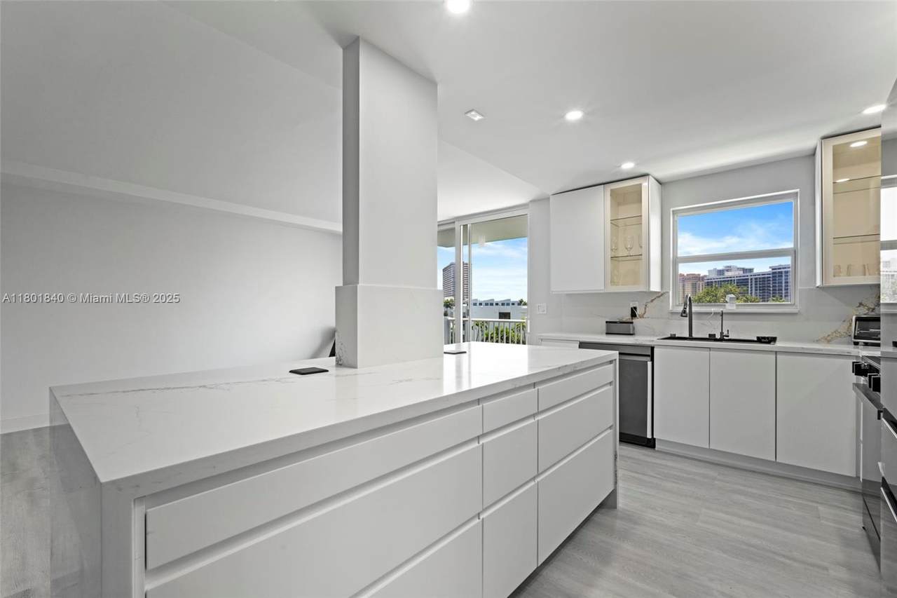 https://bt-photos.global.ssl.fastly.net/miami/1280_boomver_1_A11801840-2.jpg