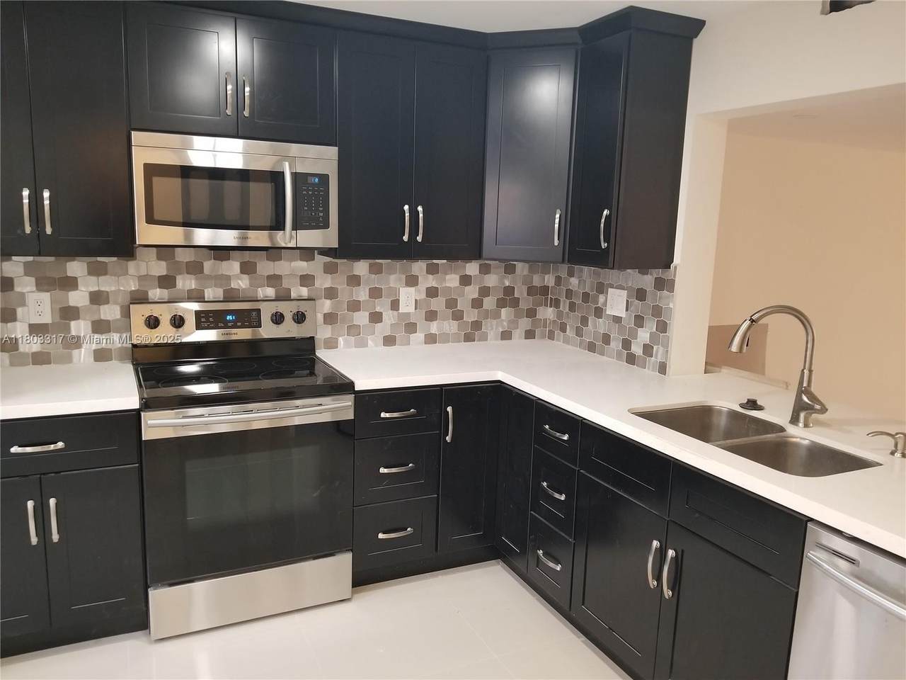 907 27th Ave - Photo 1