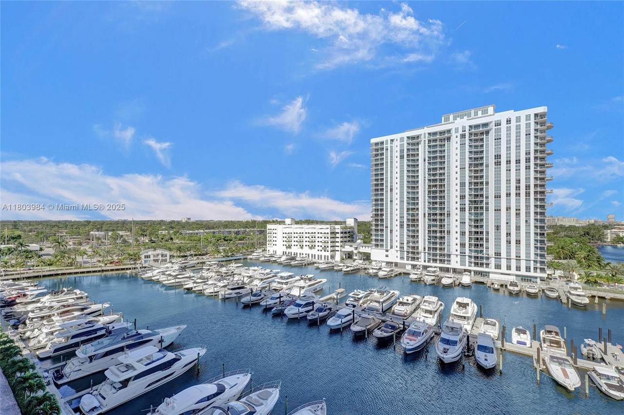 17211 Biscayne Blvd #013 - Photo 1
