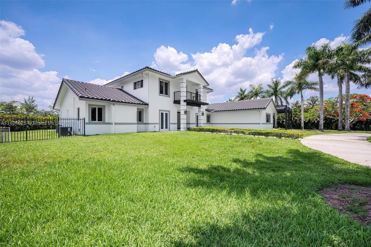 https://bt-photos.global.ssl.fastly.net/miami/1280_boomver_1_A11804628-2.jpg