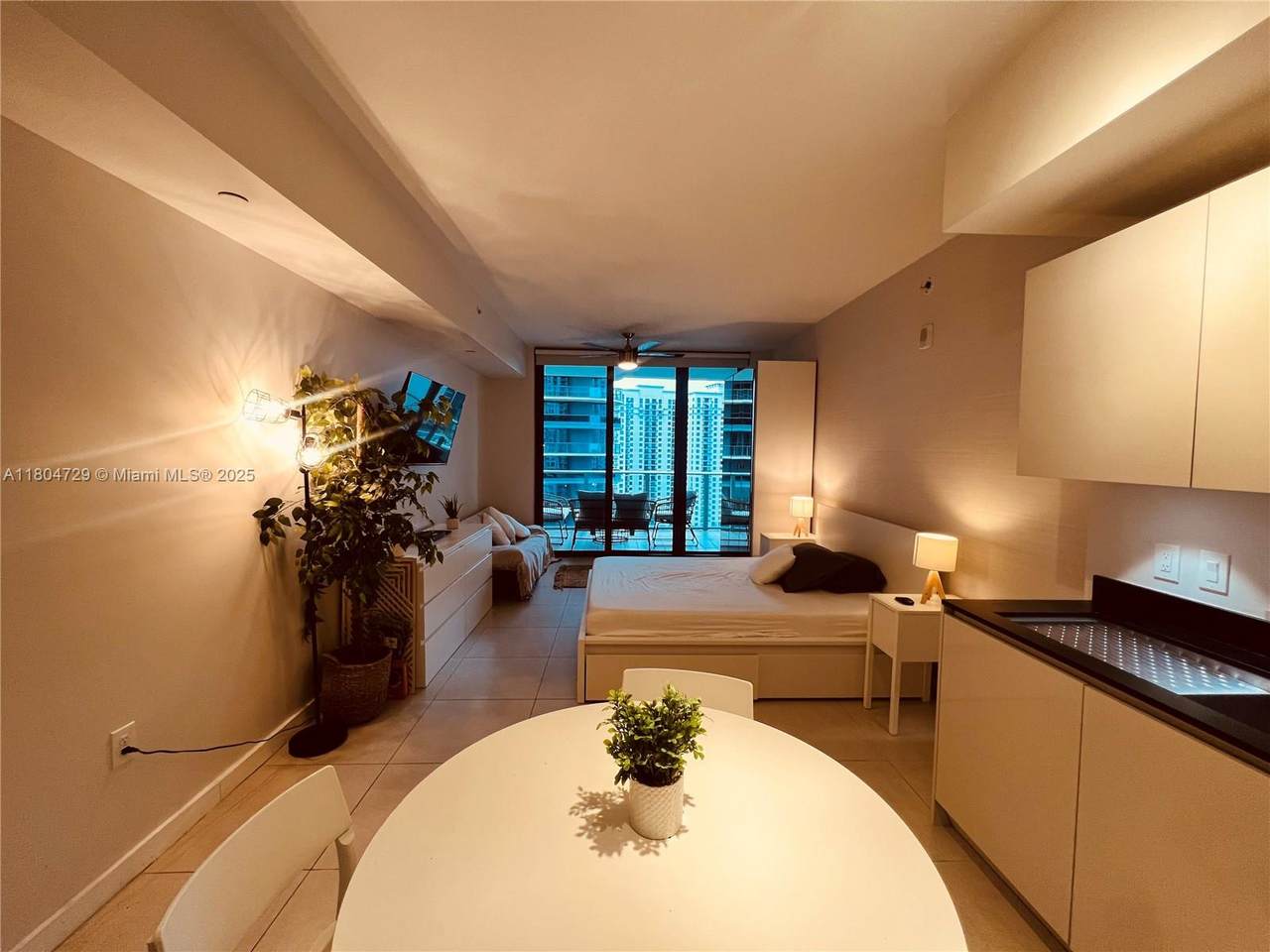 https://bt-photos.global.ssl.fastly.net/miami/1280_boomver_1_A11804729-2.jpg