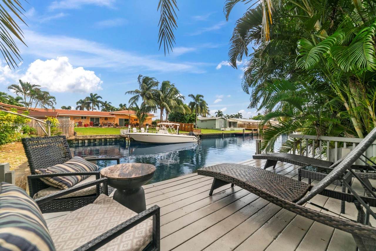 1631 29th Ct - Photo 1