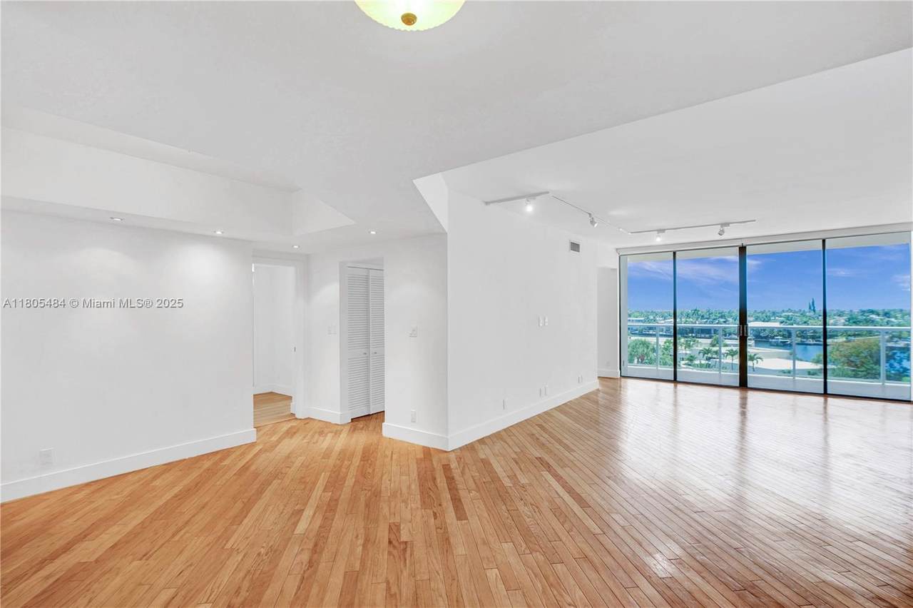 20281 Country Club Dr - Photo 1