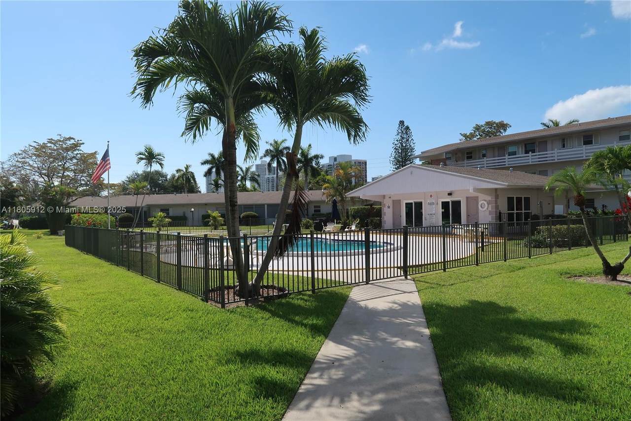 700 Layne Blvd - Photo 1