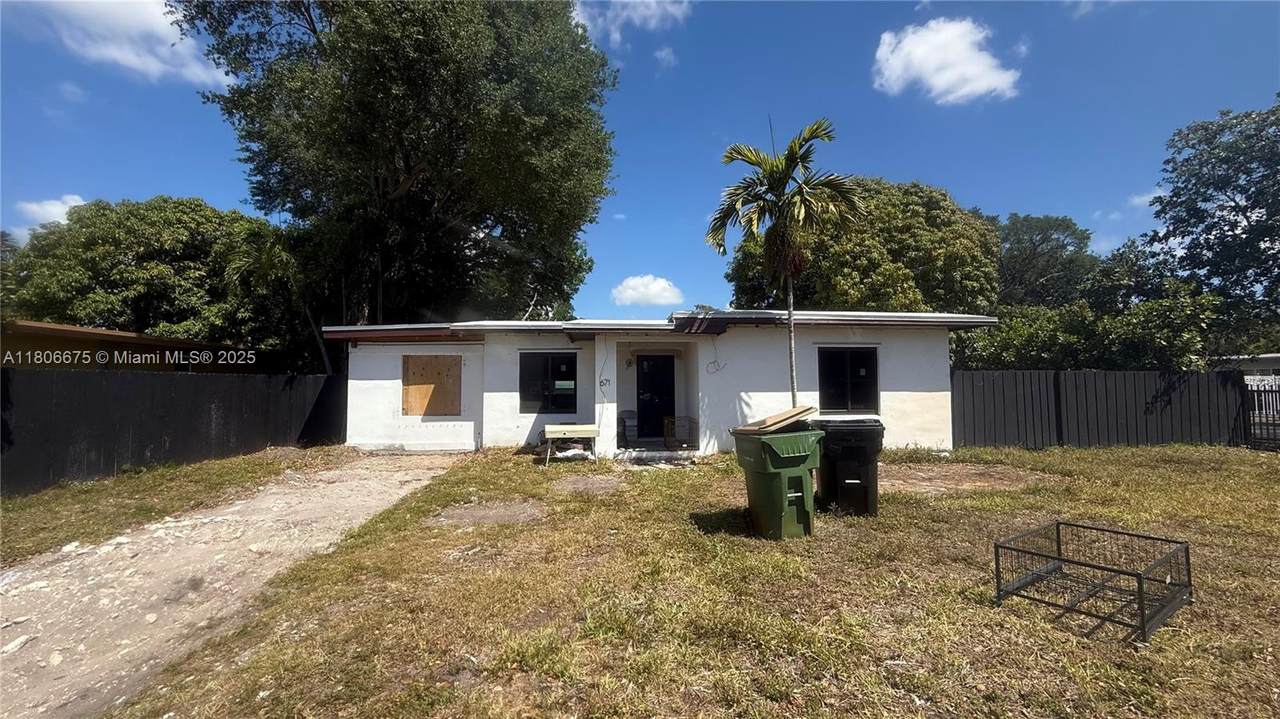 671 140th St - Photo 1