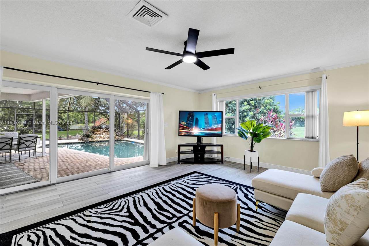 5706 Guava Dr - Photo 1