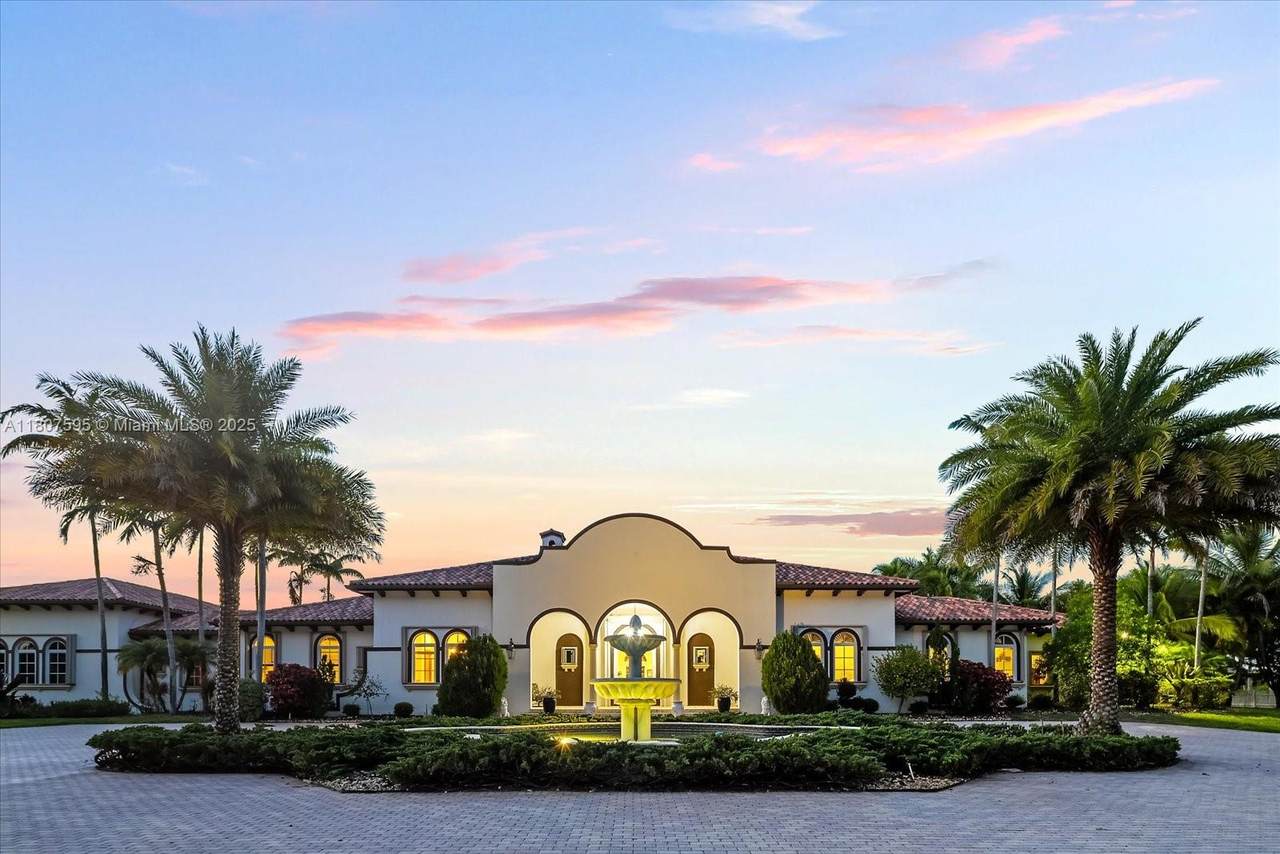 18451 158th St - Photo 1