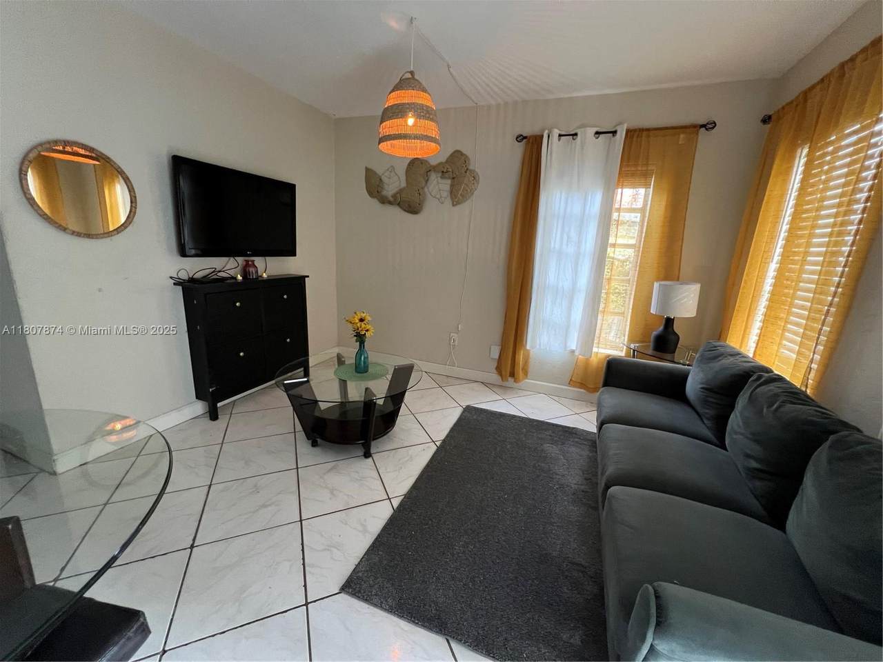 55 69th St - Photo 1