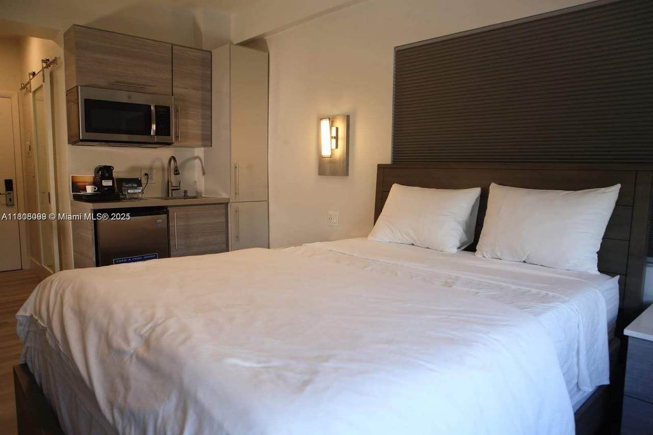 763 Pennsylvania Ave - Photo 1