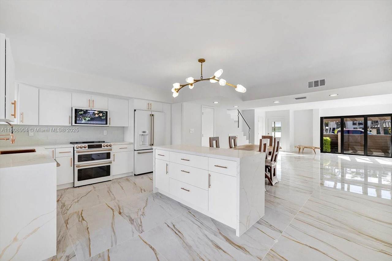 16449 26th Ave - Photo 1