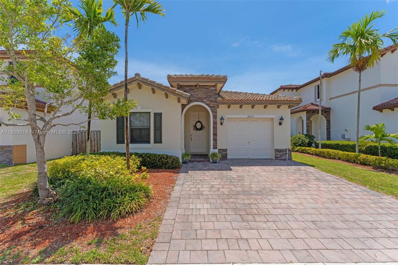 22747 93rd Ct - Photo 1