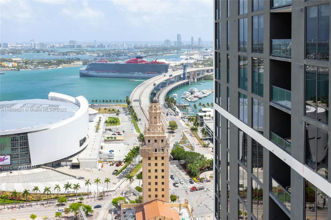 159 6th St - Photo 1