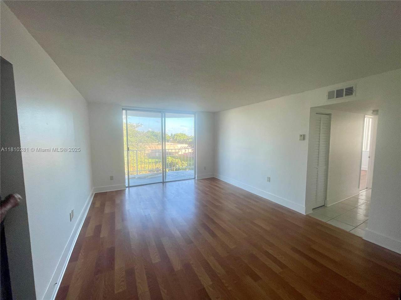 492 165th St Rd - Photo 1