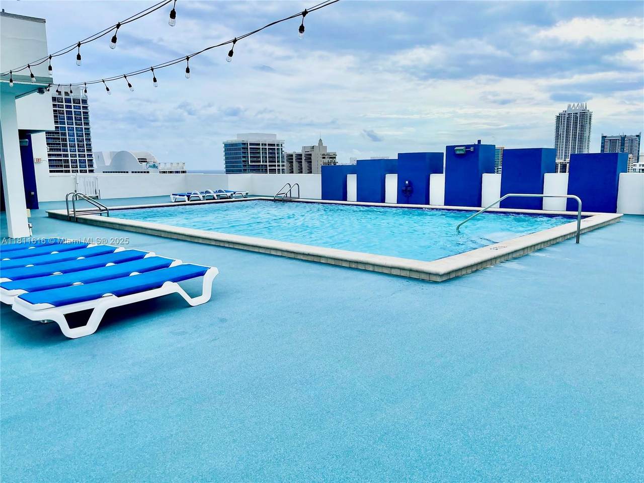 401 69th St - Photo 1