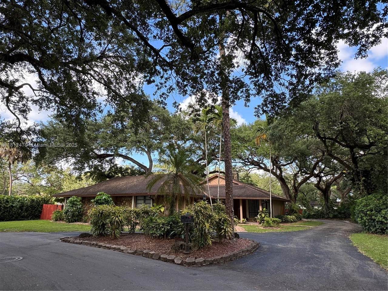 5790 37th Ter - Photo 1