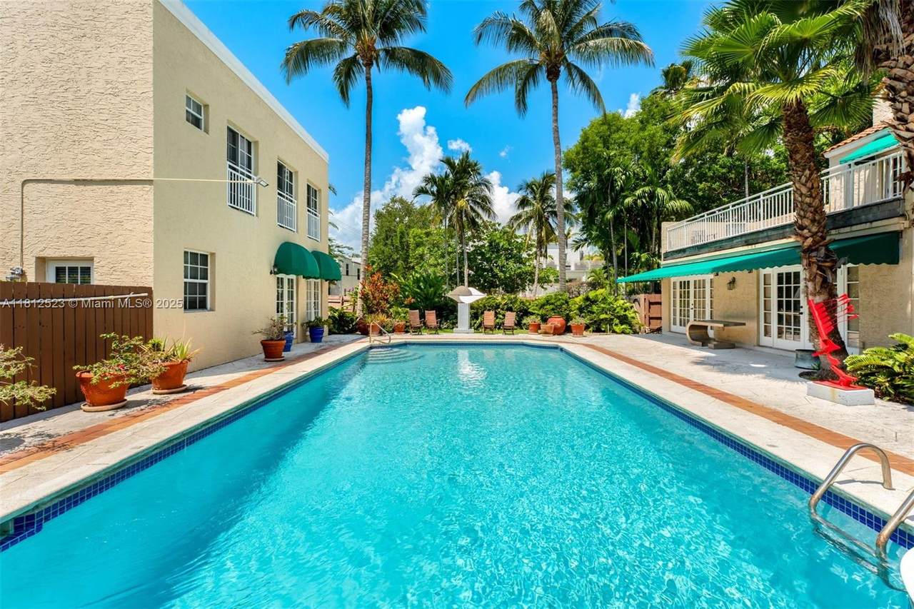 1870 Bayshore Dr - Photo 1