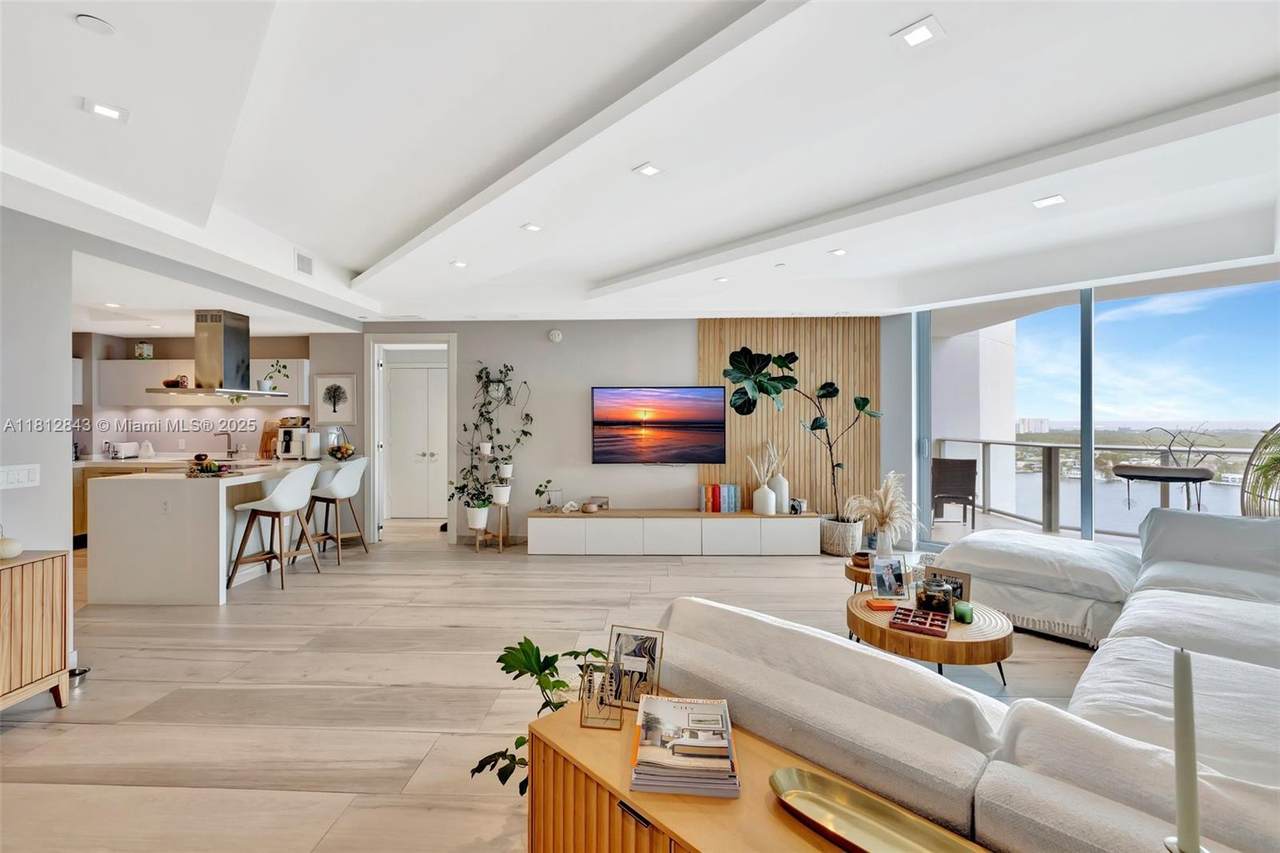 17111 Biscayne Blvd - Photo 1