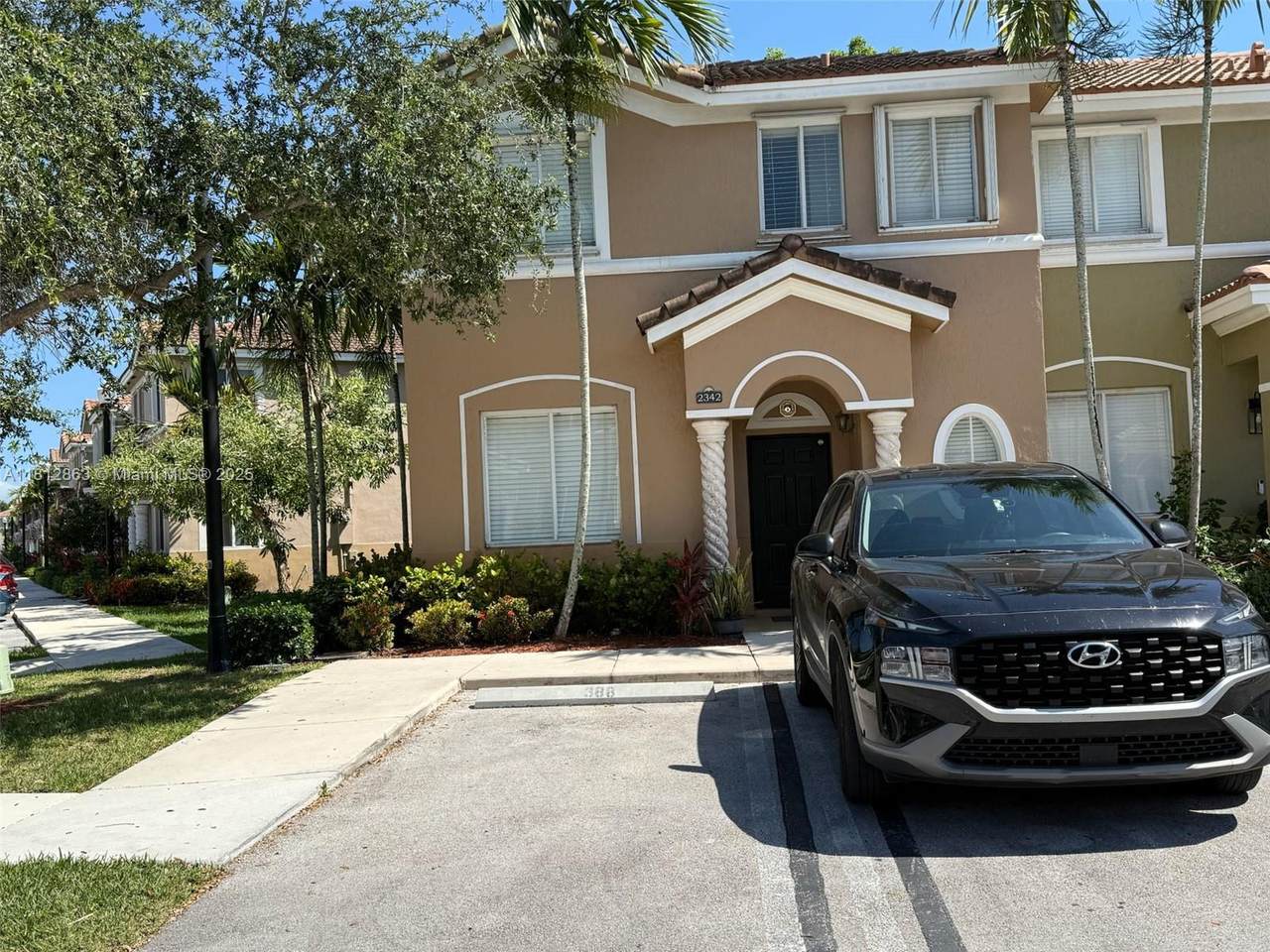 2342 10th St - Photo 1