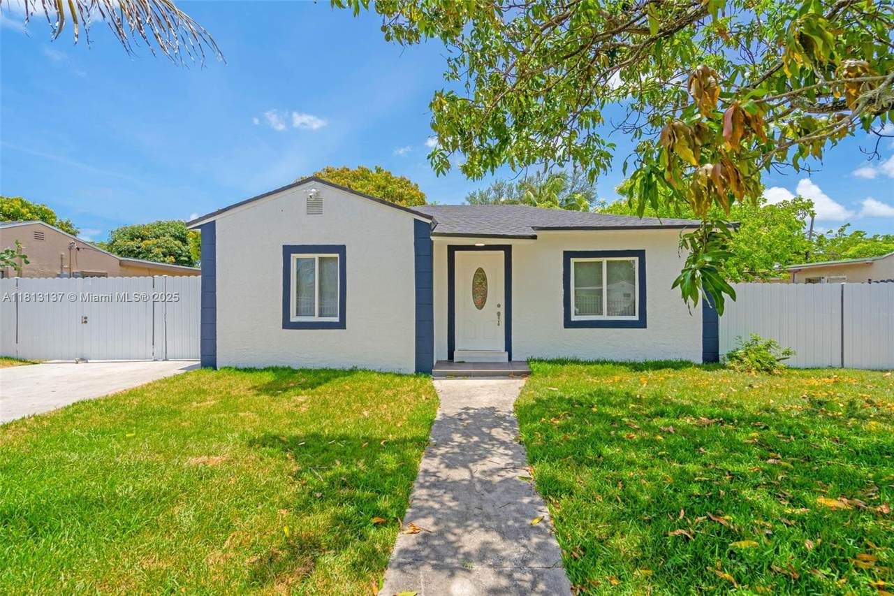 910 123 ST - Photo 1