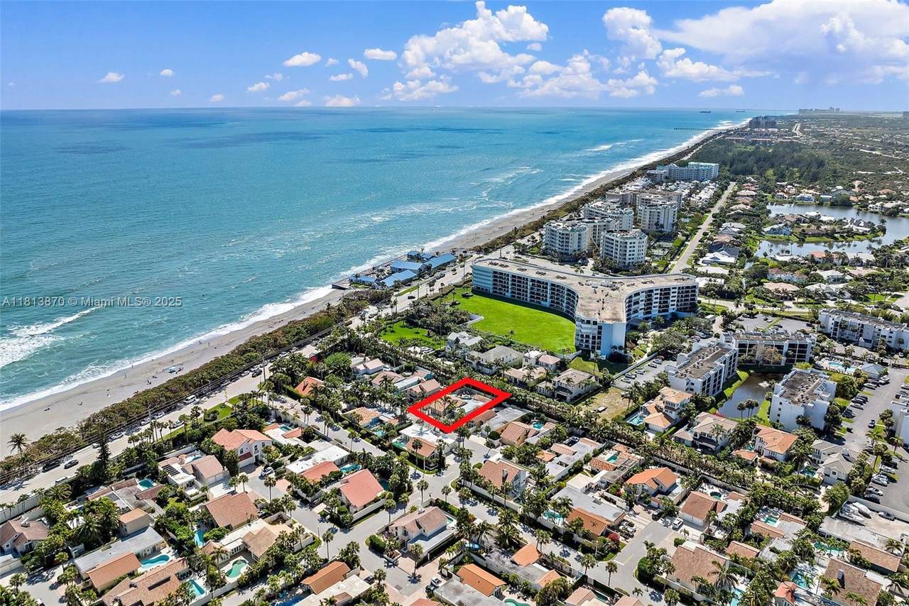 105 Rainbow Fish Cir - Photo 1