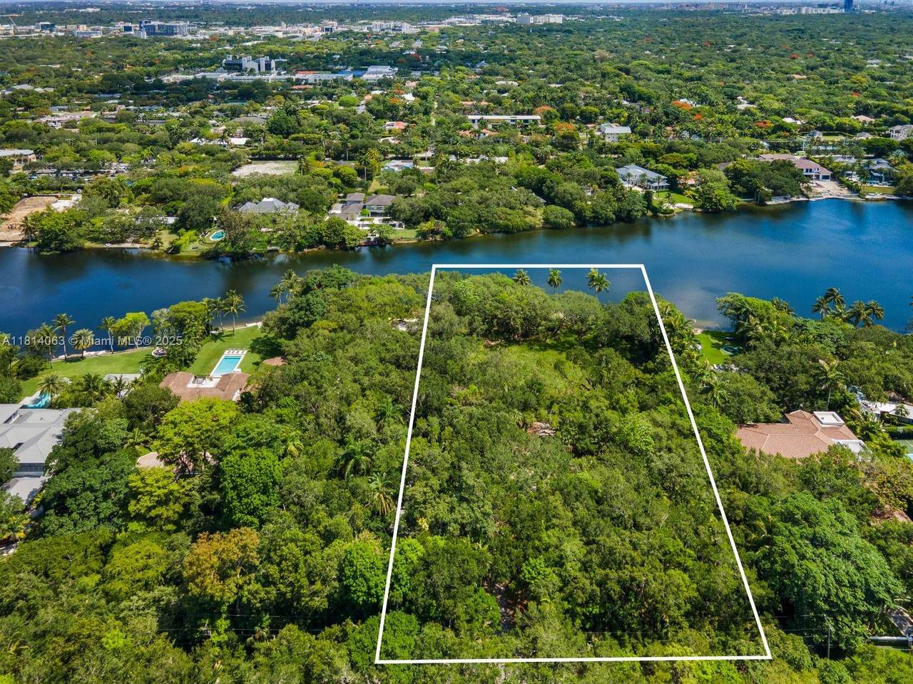5355 Hammock Dr - Photo 1