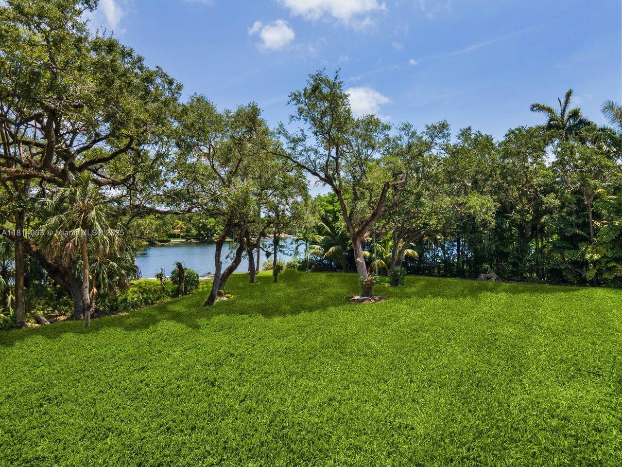 https://bt-photos.global.ssl.fastly.net/miami/1280_boomver_1_A11814063-2.jpg