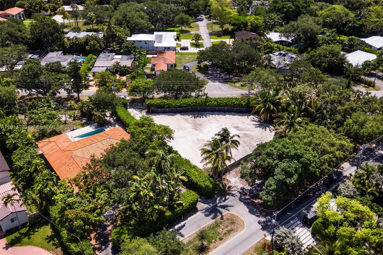 https://bt-photos.global.ssl.fastly.net/miami/1280_boomver_1_A11814126-2.jpg