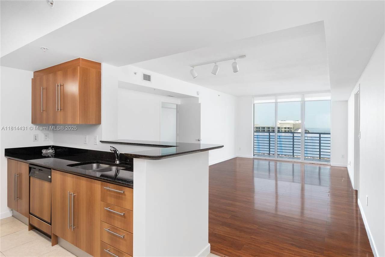 335 Biscayne Blvd - Photo 1