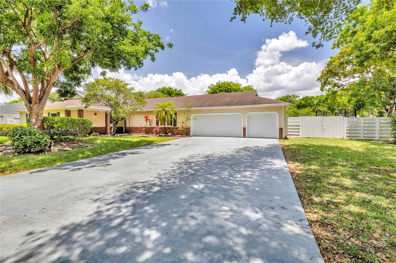 14630 147th Ct - Photo 1