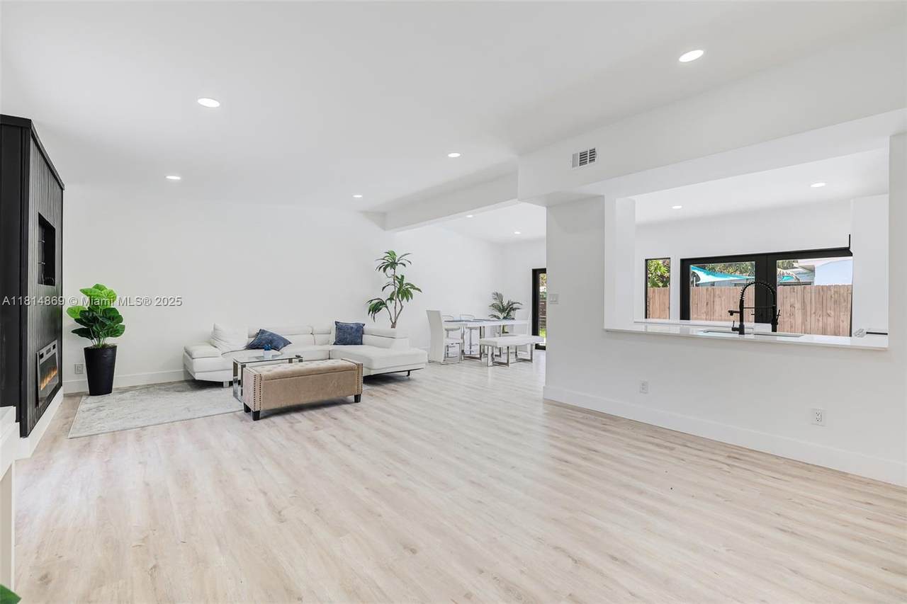 3105 16th St - Photo 1