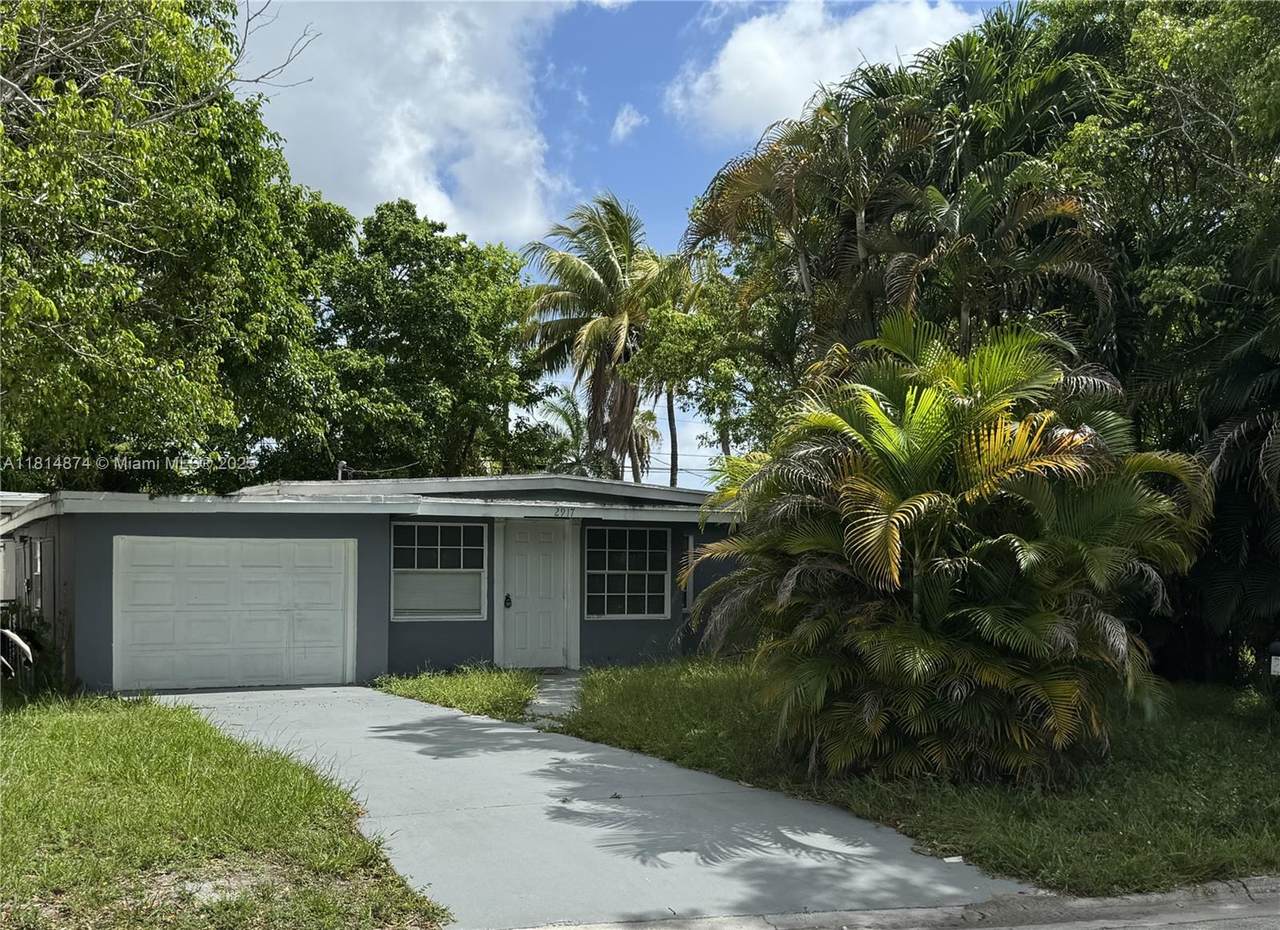 2917 7th Ct - Photo 1