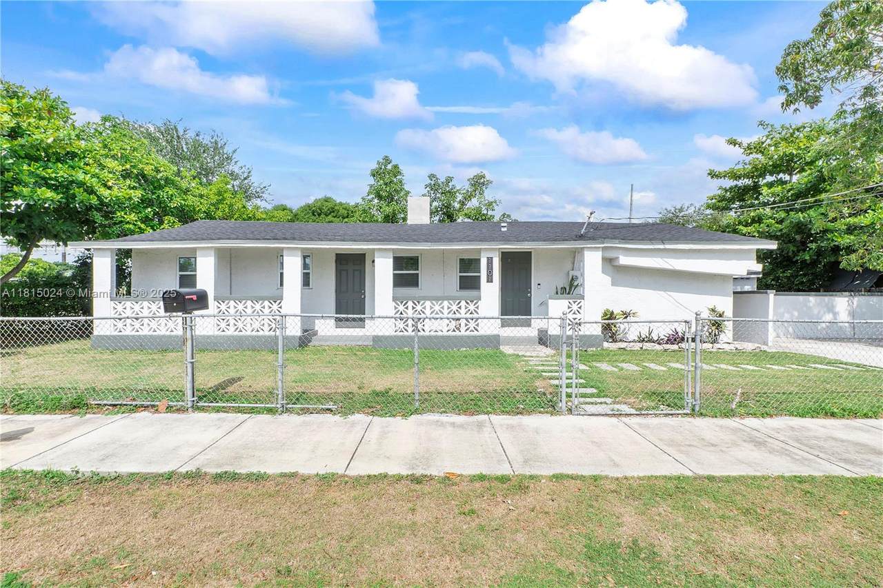 1101 40th St - Photo 1