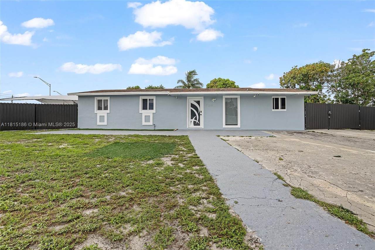 19320 47 Ave - Photo 1