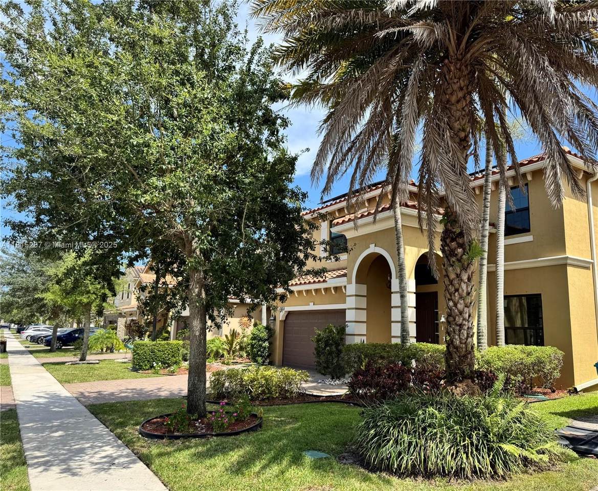 3864 Aspen Leaf Dr - Photo 1