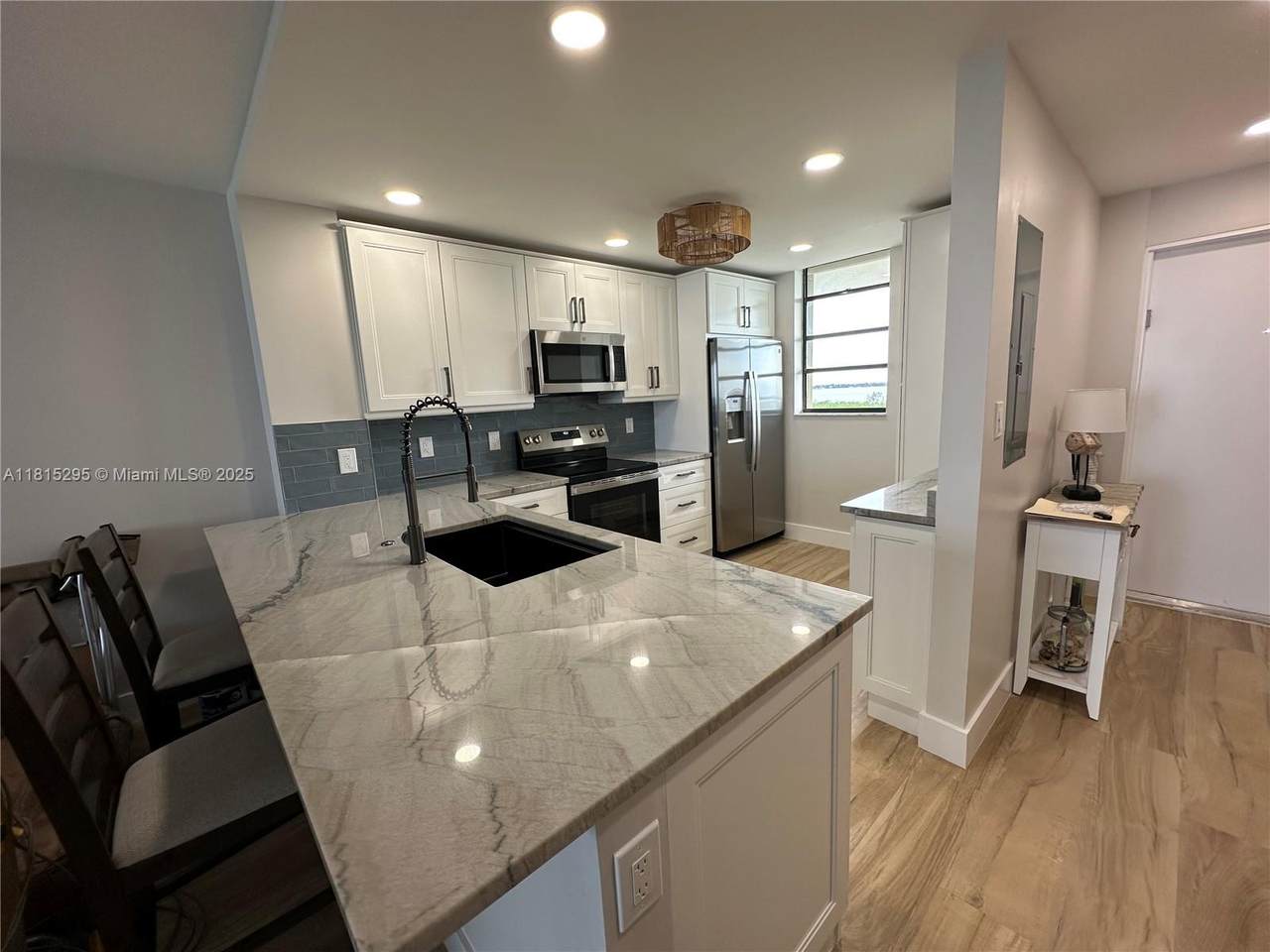 9940 Ocean Dr - Photo 1