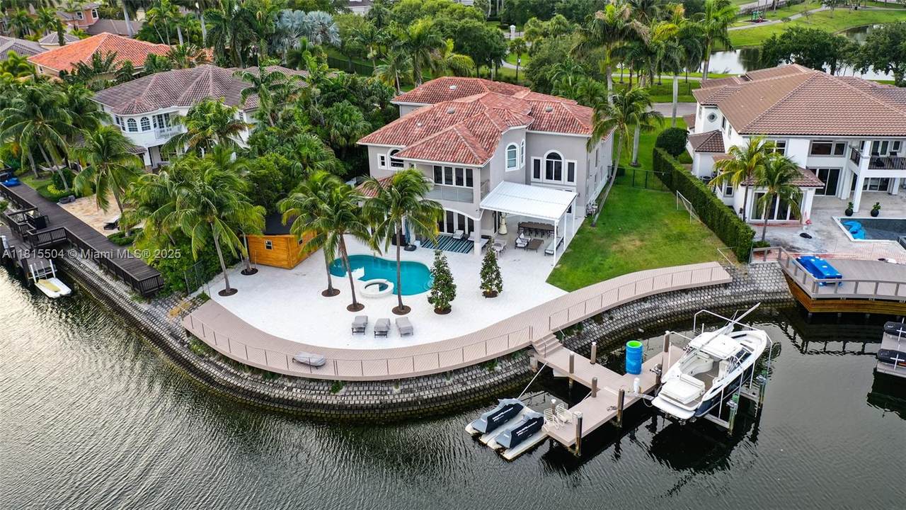 1260 Harbor Ct - Photo 1