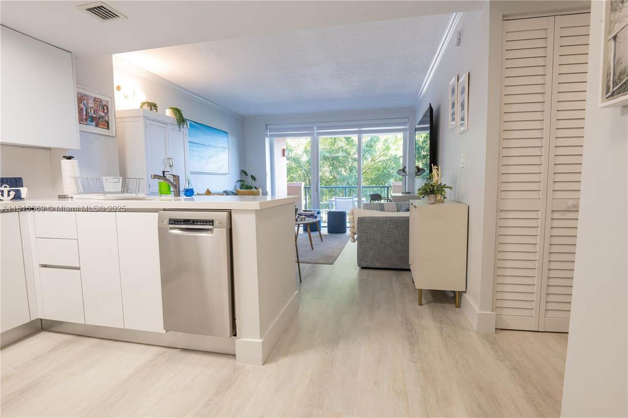 2951 Bayshore Dr - Photo 1