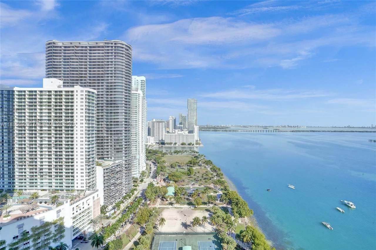 1717 Bayshore Dr - Photo 1