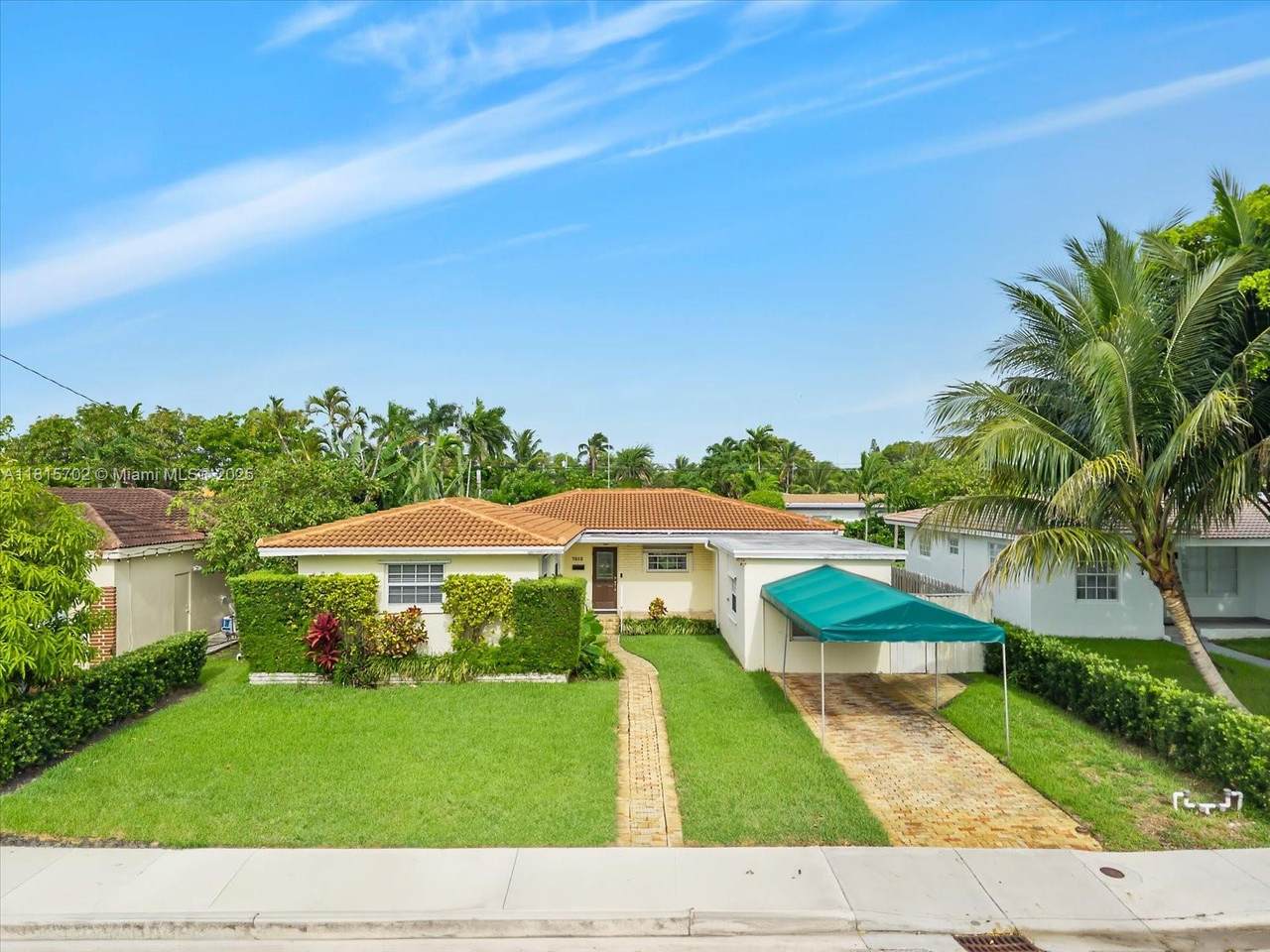 7512 Mutiny Ave - Photo 1