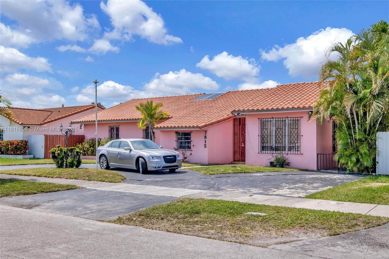 7815 21st Ter - Photo 1