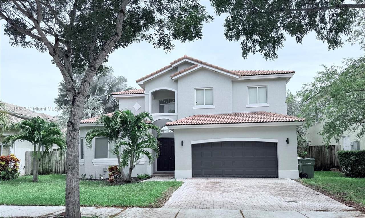 1940 21st Ct - Photo 1
