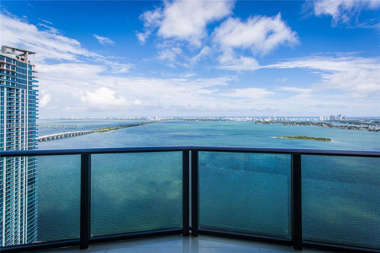 460 28th St - Photo 1